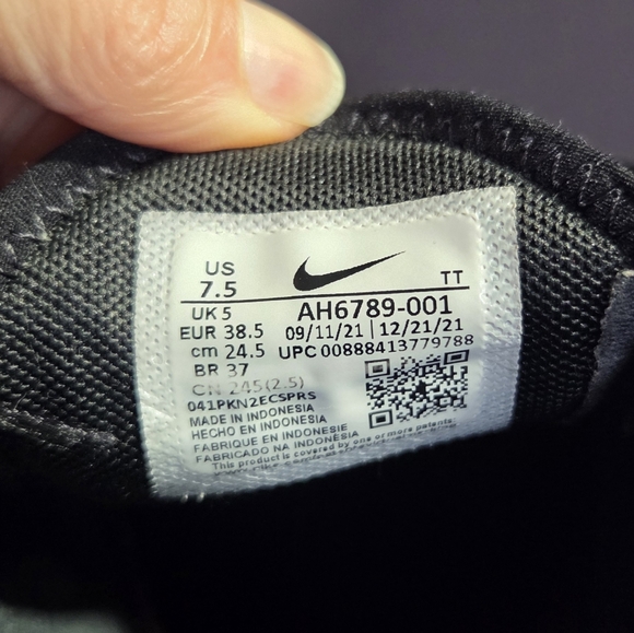 Nike Airmax 270 Sz. 7.5 - Picture 5 of 8